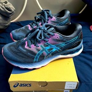 ASICS gel nimbus 23 size 8 wide